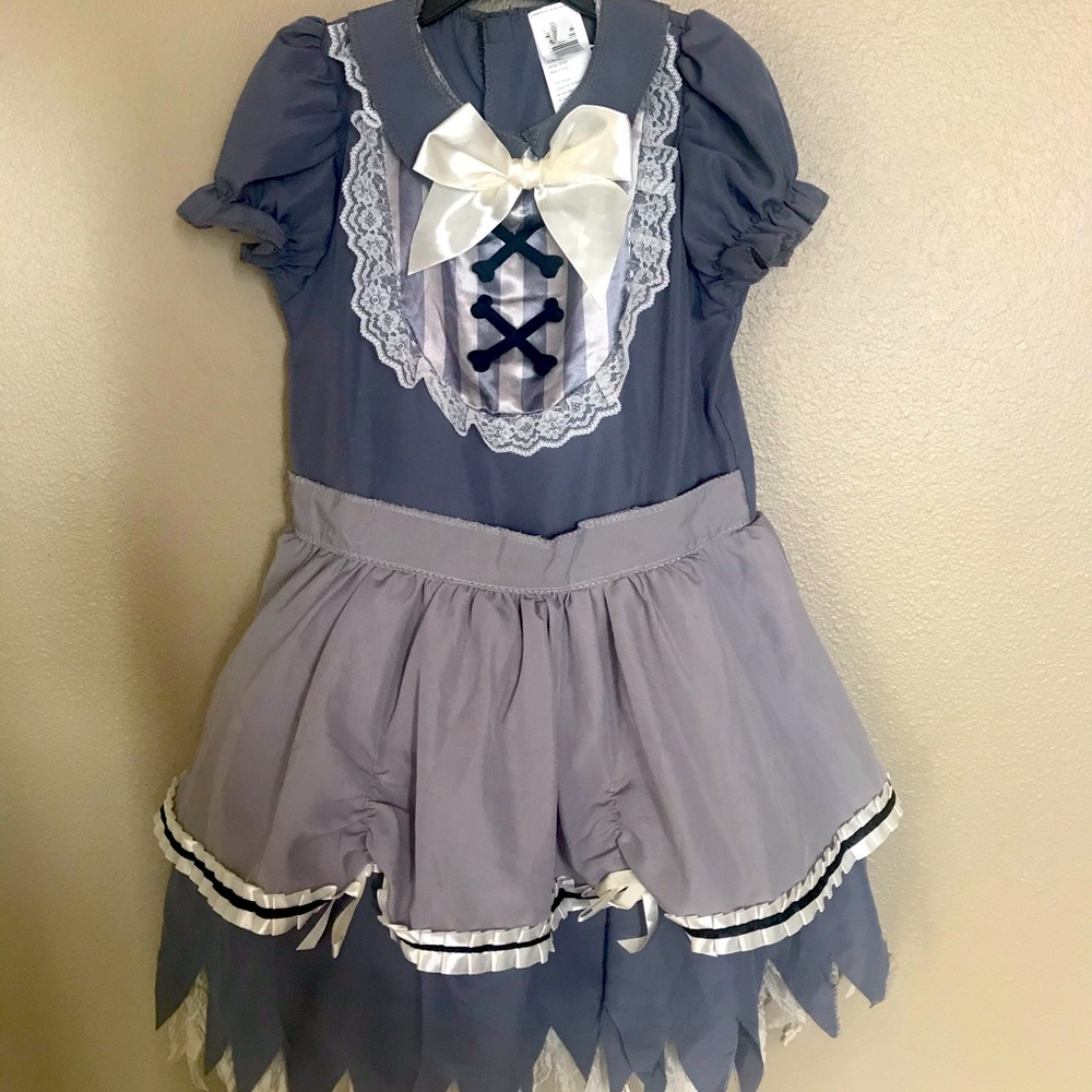 Ghoulish girl costume with headband